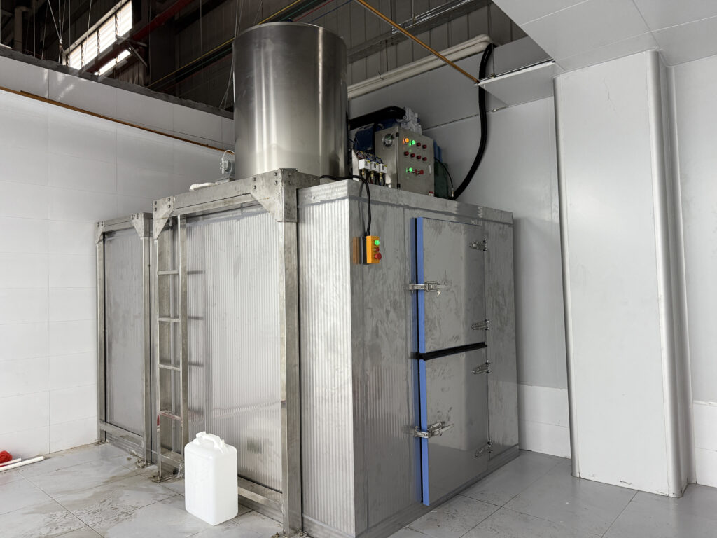 Traditional Flake Ice Room